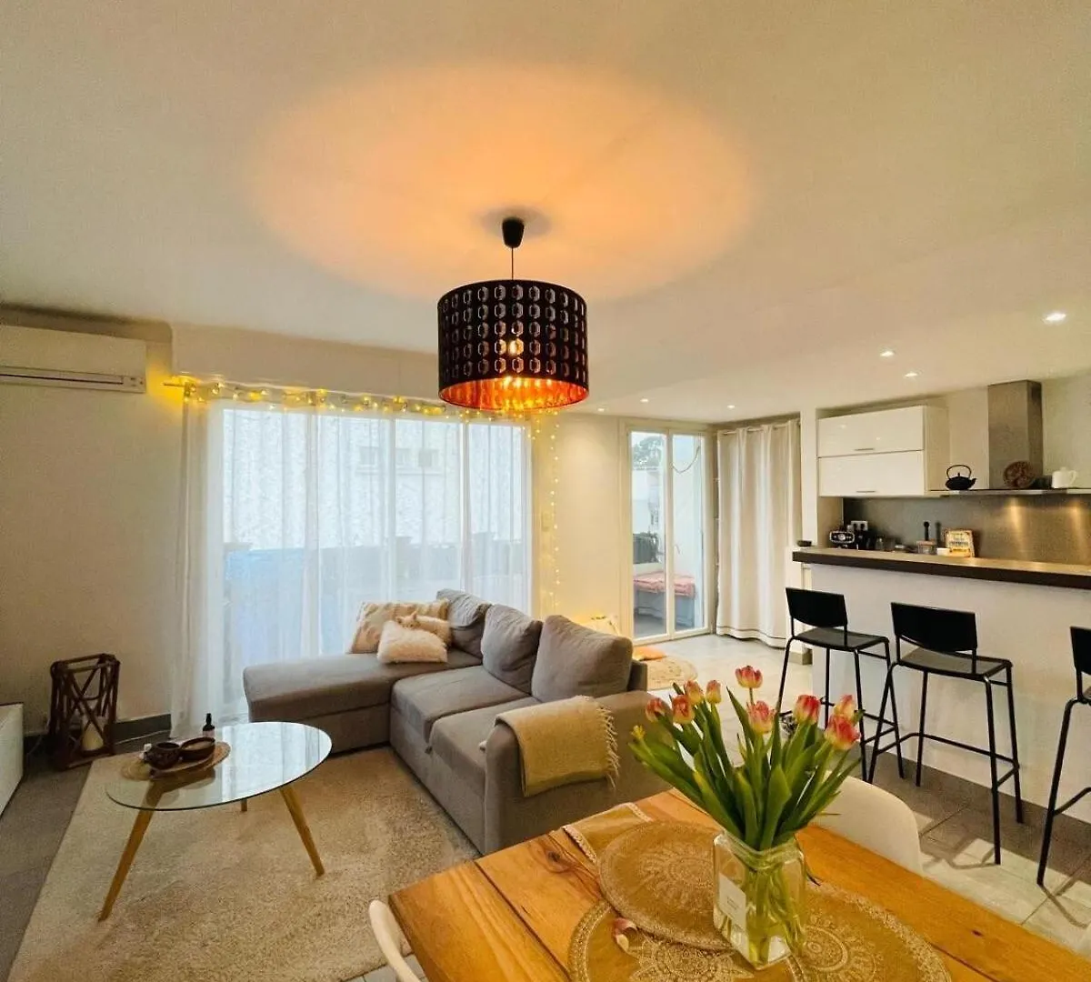 Bel Appartement Lumineux Avec Balcon Le Cannet